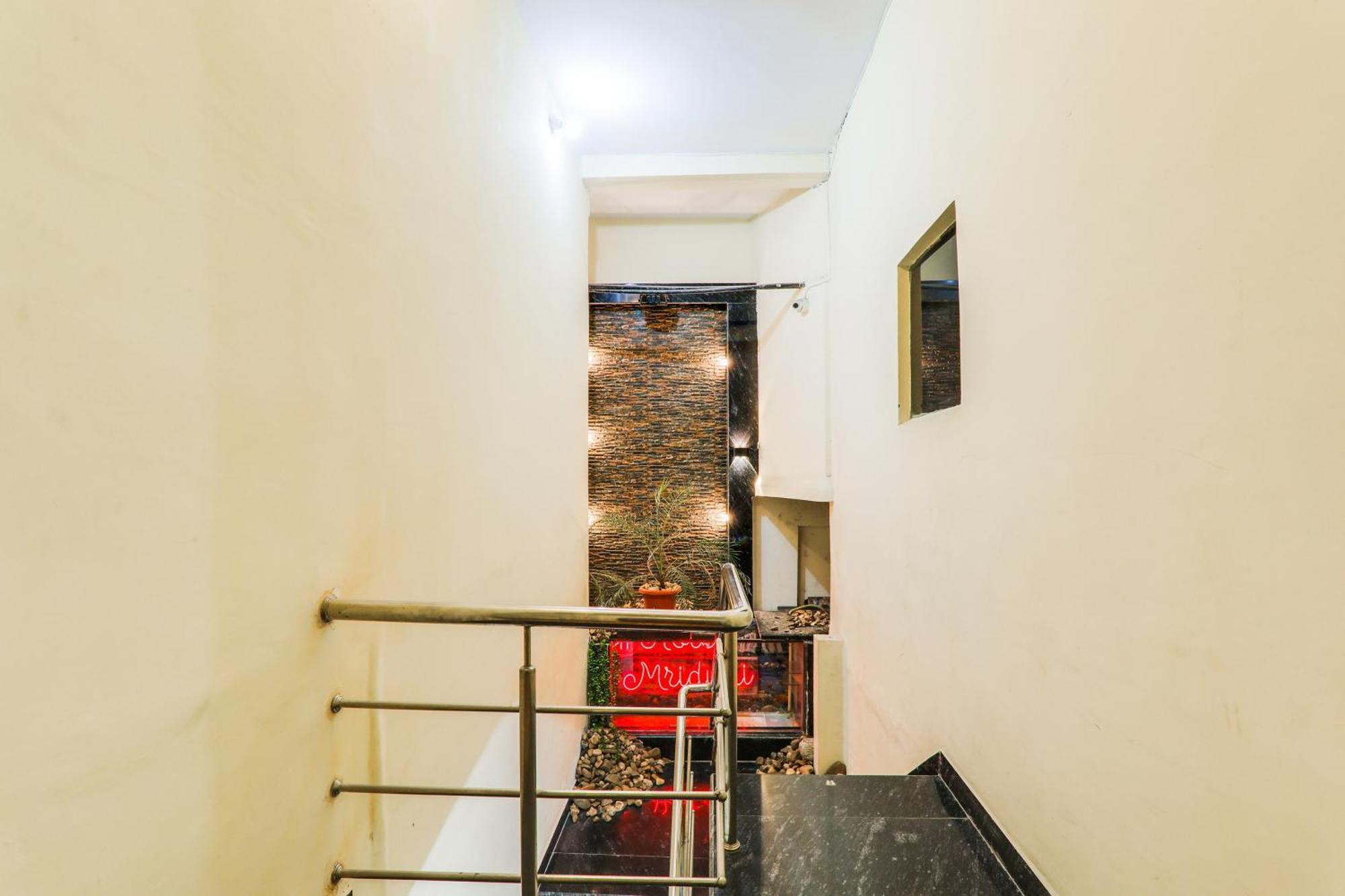 Hotel O Shree Hotel Mriduni Váránasí Exteriér fotografie